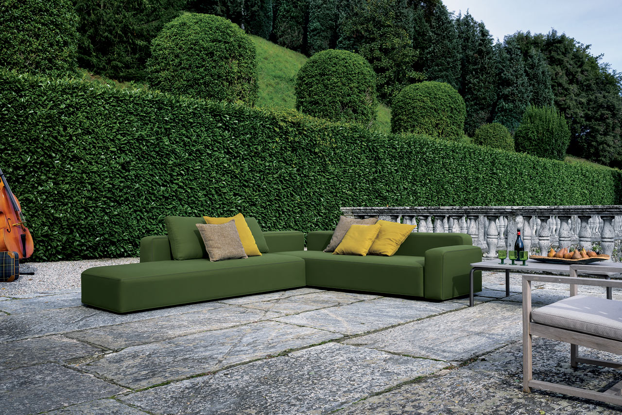 A Versatile, Adaptable Sofa for Outdoors
