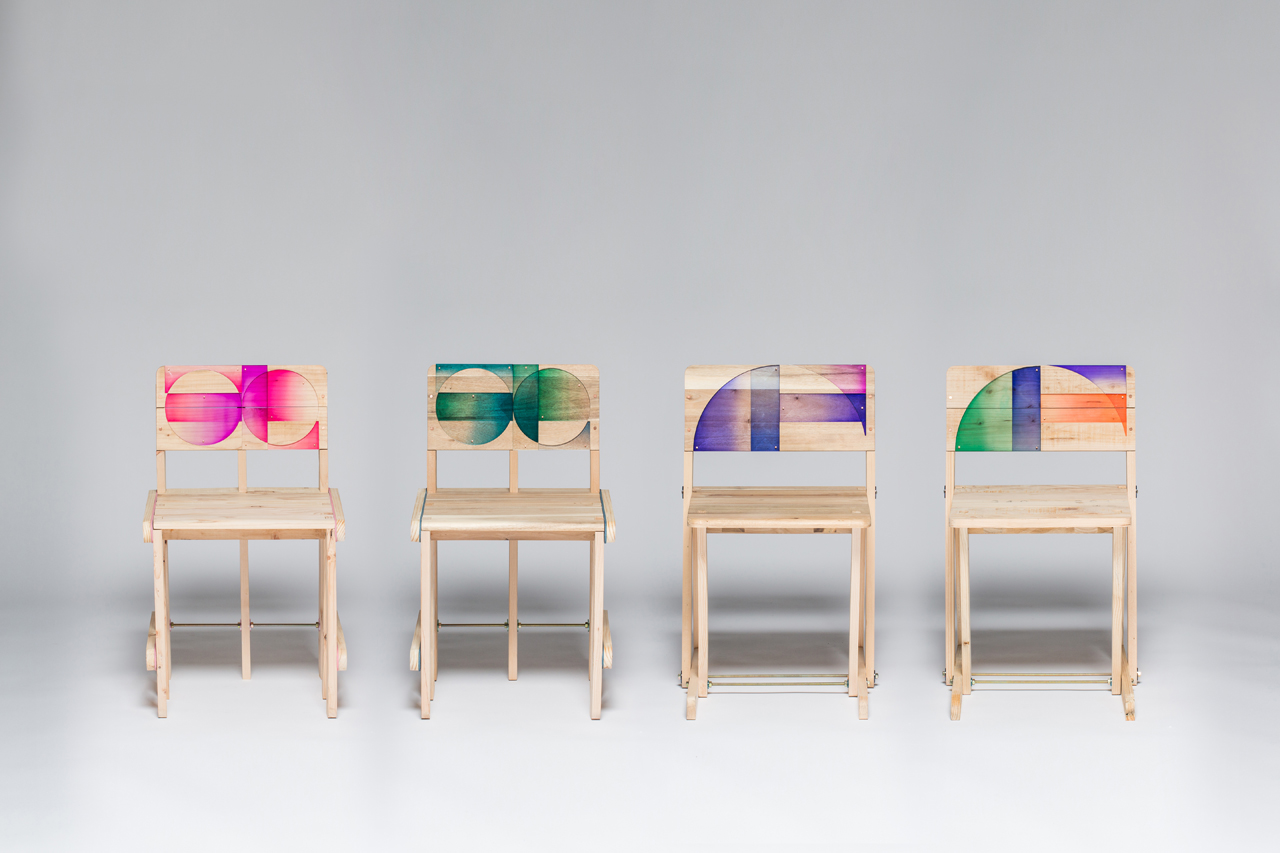 Recycled Pallets Becomes Chairs with Acrylic Details