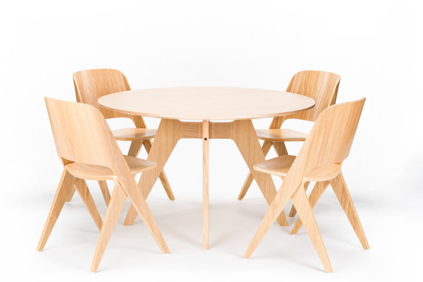 Lavitta_round_table_chairs