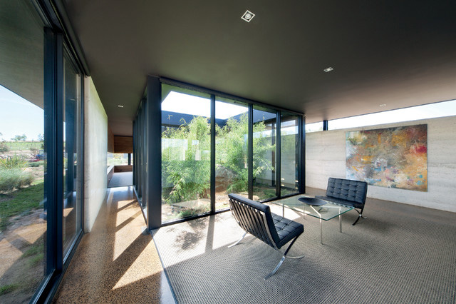 free house interior courtyard