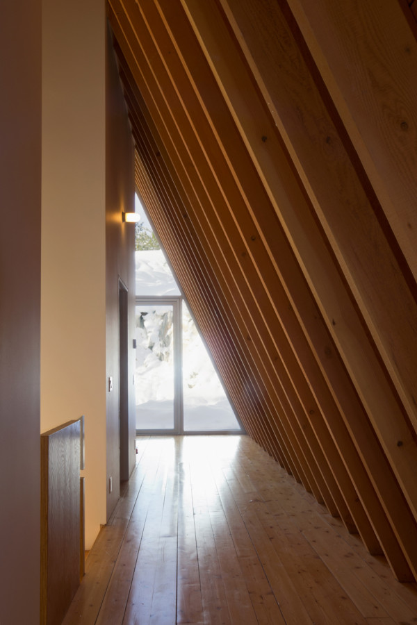 Scott-and-Scott-Architects-Whistler-Cabin-13