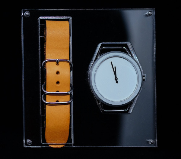 The classic VARIO packaging complements the simplicity of the timepiece.