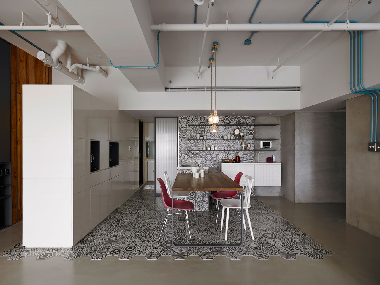  Adaptable Apartment with Luxury Interior Design