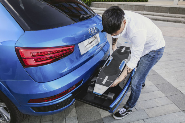 Audi Connected Mobility Bumper