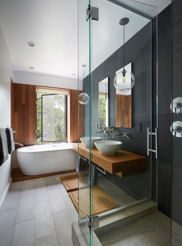 10 Minimalist Bathrooms of Our Dreams