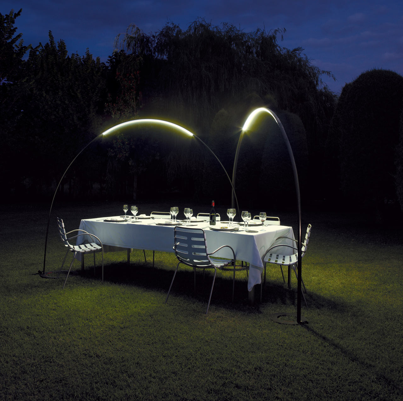 Halley Produces an Arc of Light for Outdoors