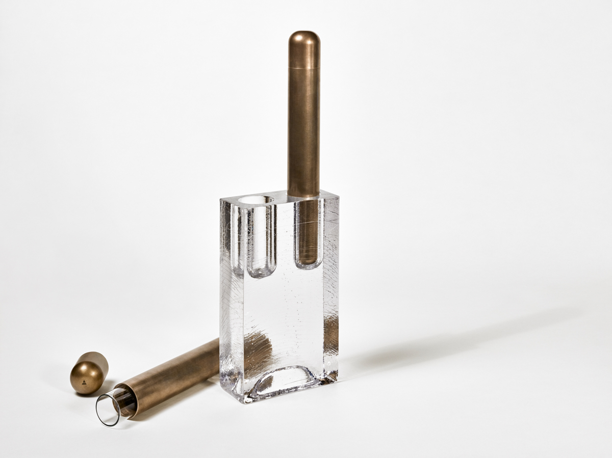 apparatus-block-double-vase-aged-brass-white-seamless-high