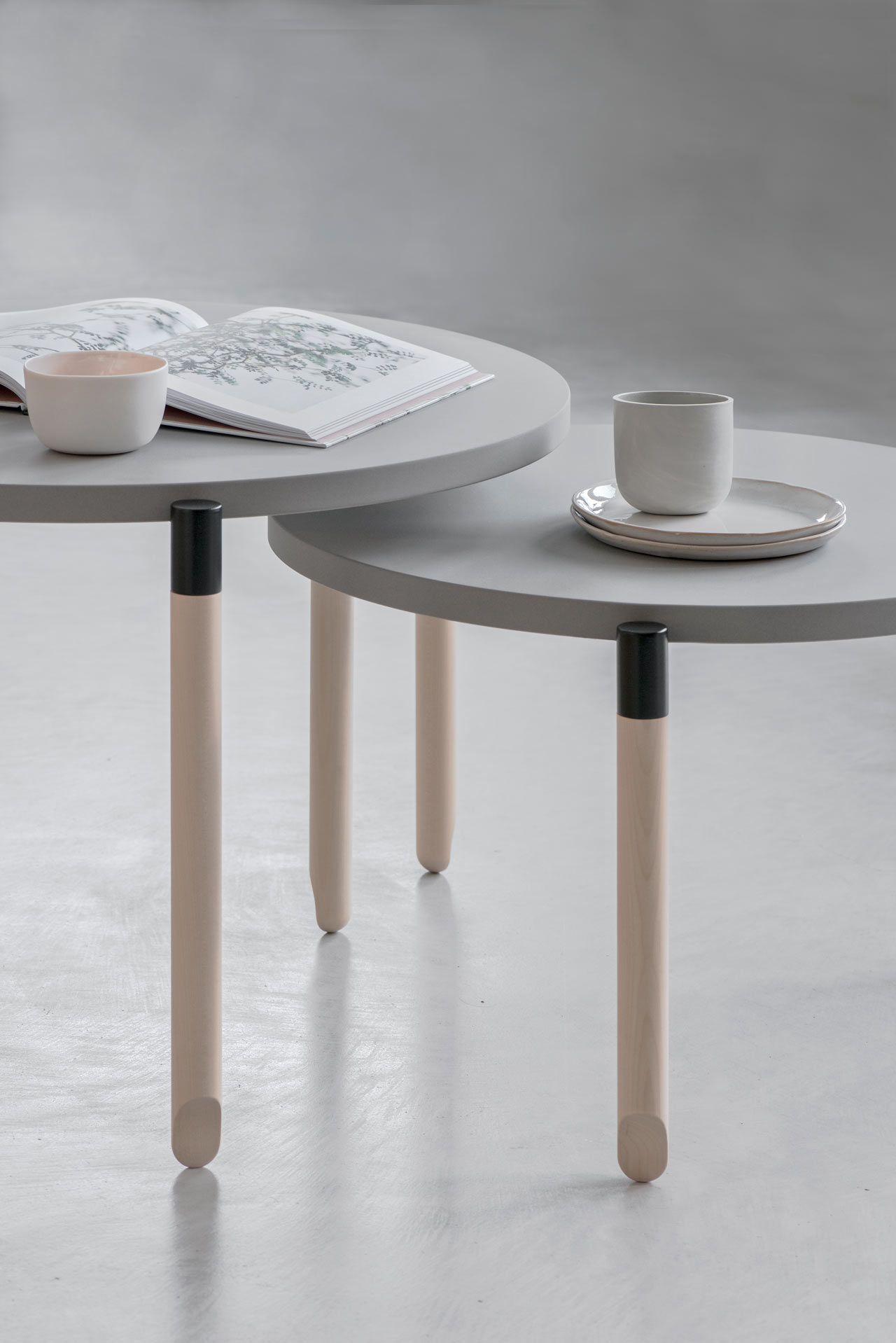 Coffee Tables with Legs Like Ballerina Feet