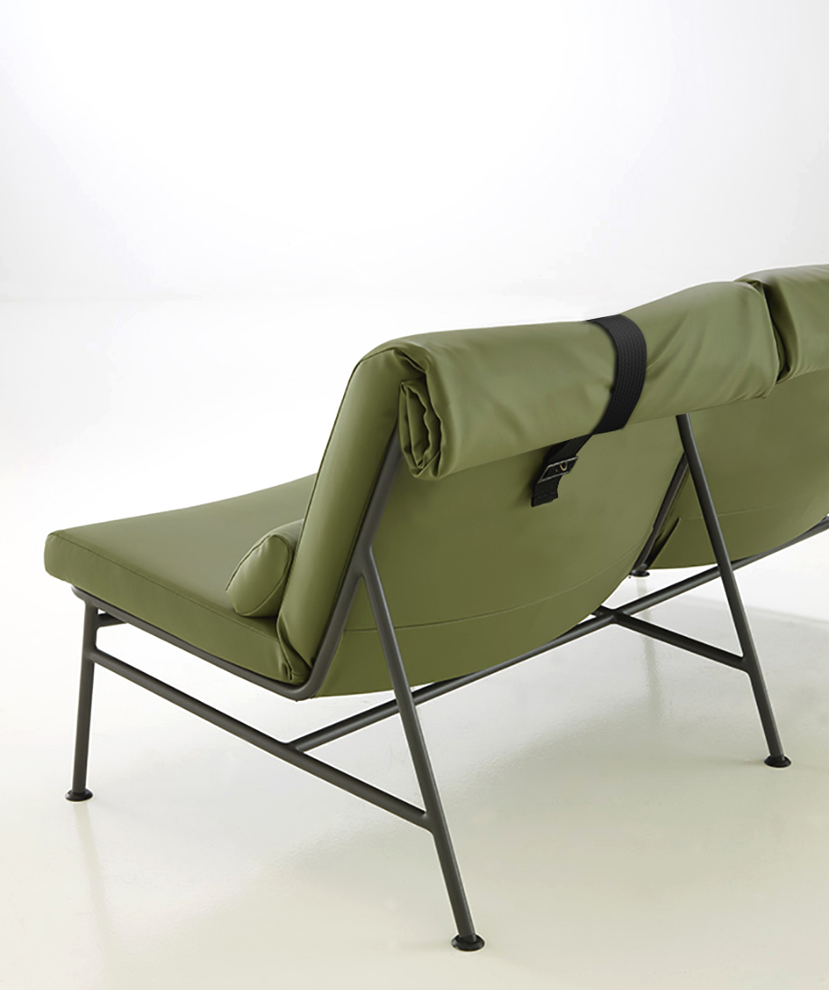 Backpack: Outdoor Seating Inspired by Camping