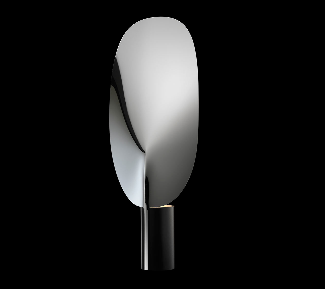 Serena: A Leaf-Like Lamp by Patricia Urquiola for FLOS
