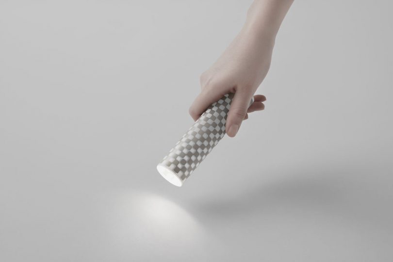 Electronic Paper Rolls Up to Become an Adjustable Flashlight