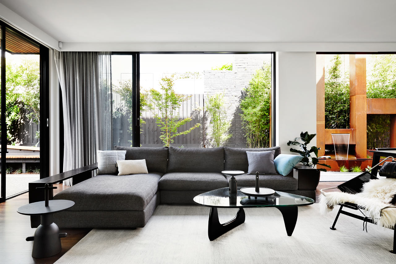 A Contemporary  Monochromatic Home in Melbourne by Sisalla 