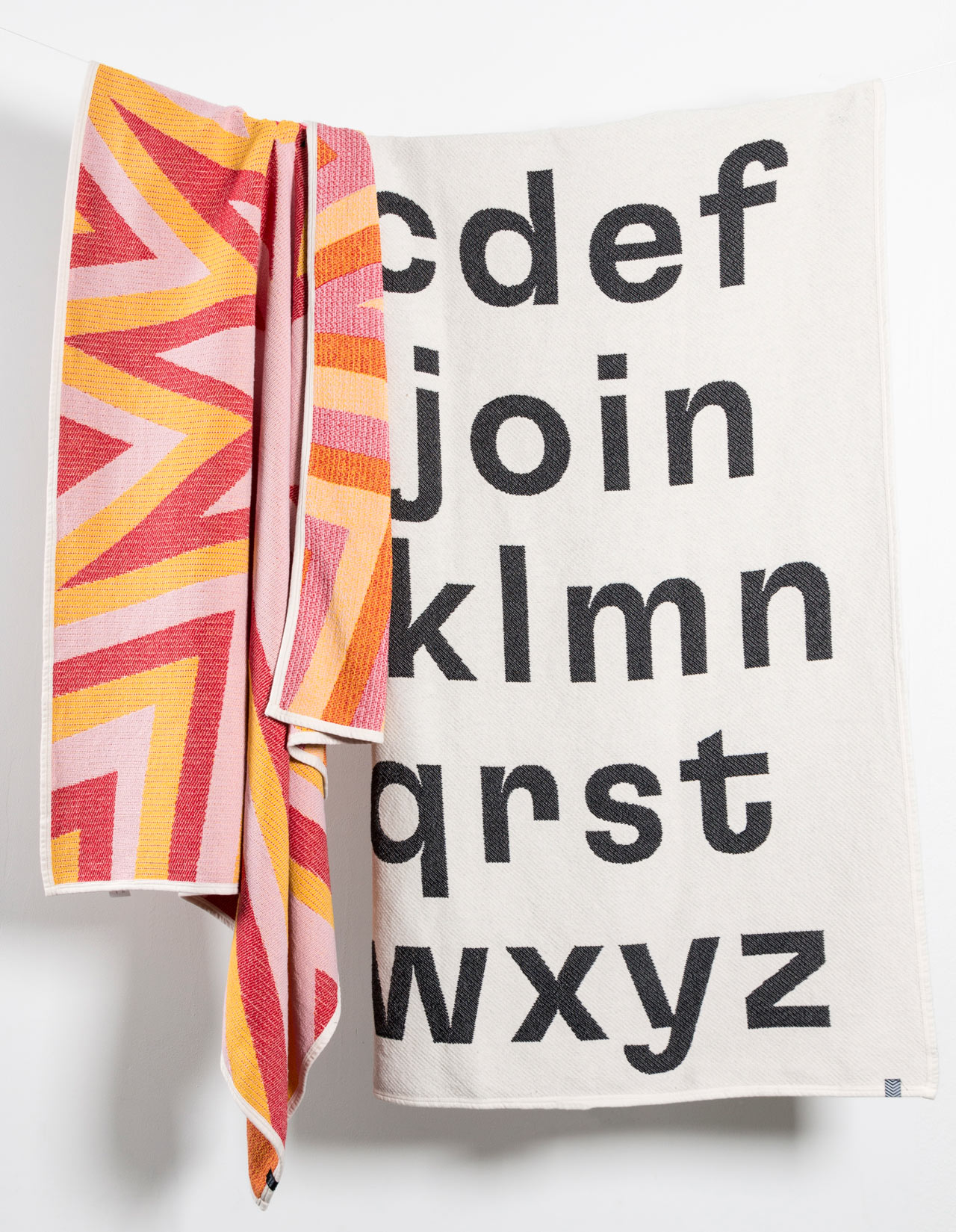 ZigZagZurich Launches Artist-Designed Cotton Blankets Collection 2018