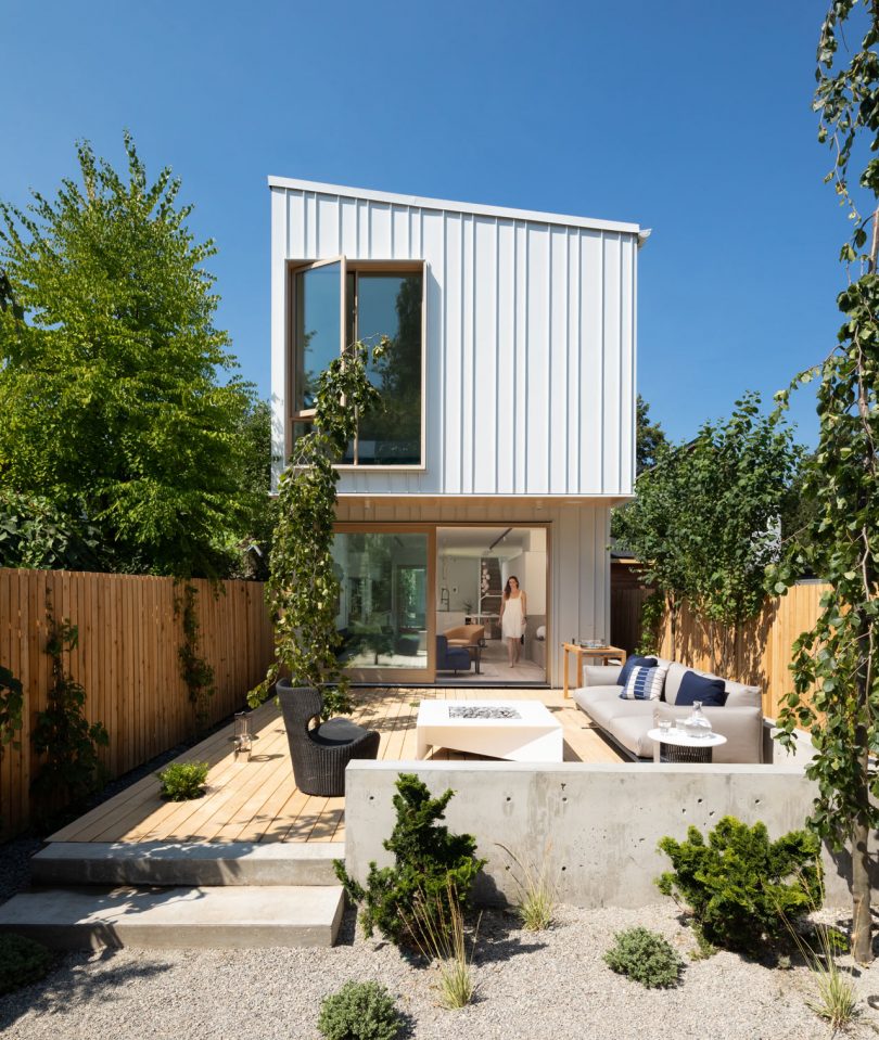 A 20-Foot Wide Lot Drives an Innovative Home in Vancouver