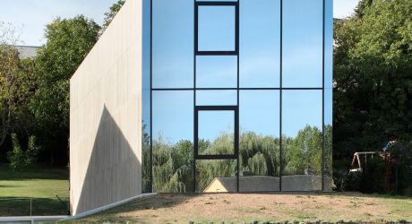 Hercule: A Monolithic Home That Rises from the Ground like an Iceberg