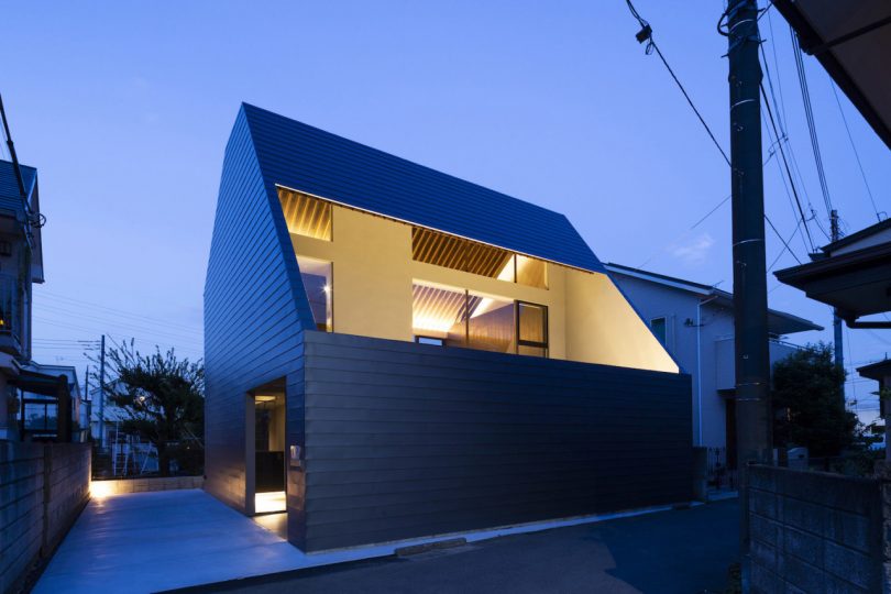 Cover Residence by APOLLO Architects & Associates