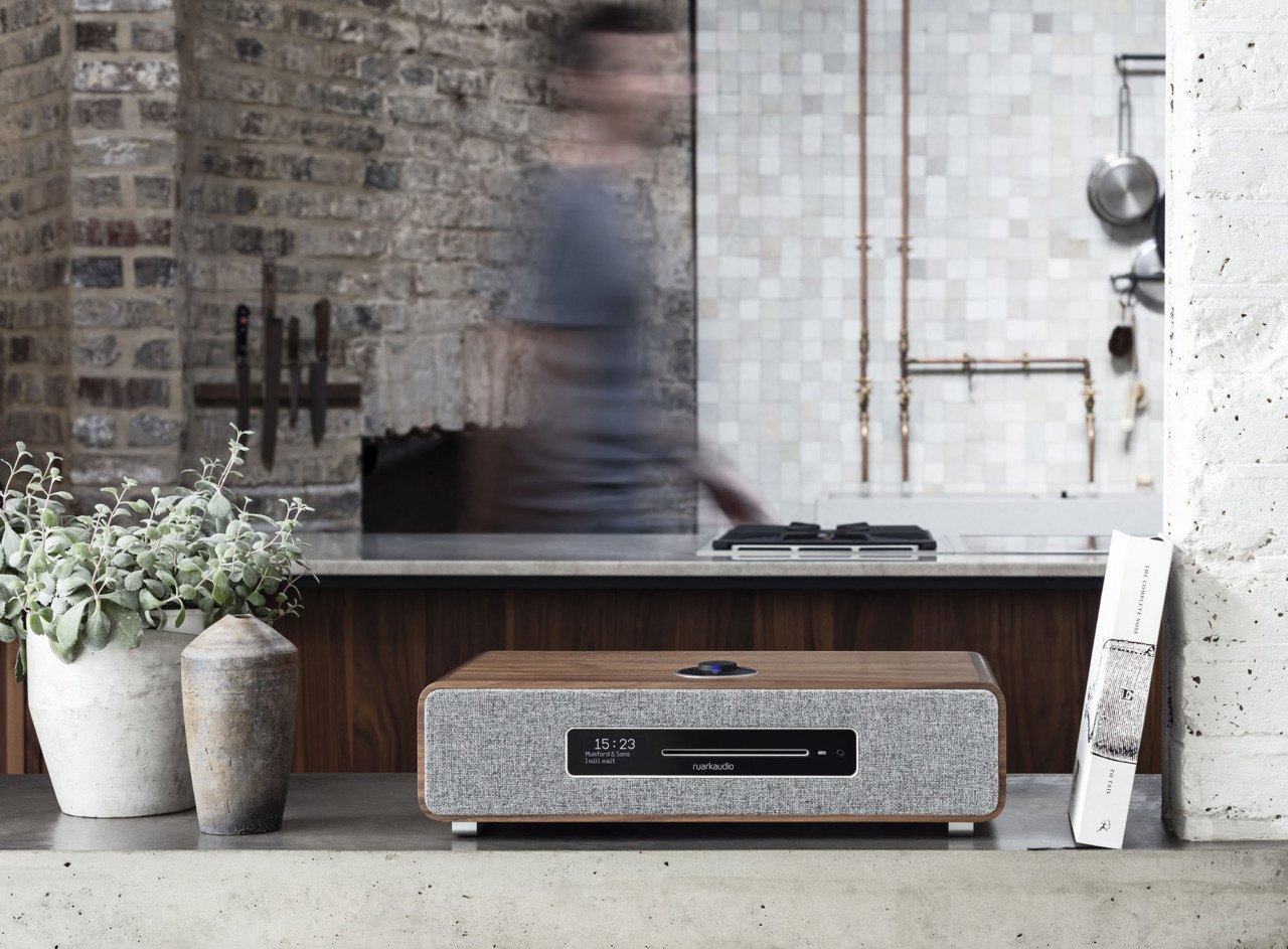 Ruark Audio R5 Music System Crafts Form Into Function