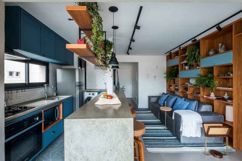 A São Paulo Apartment That Combines Rustic Elements and Shades of Blue