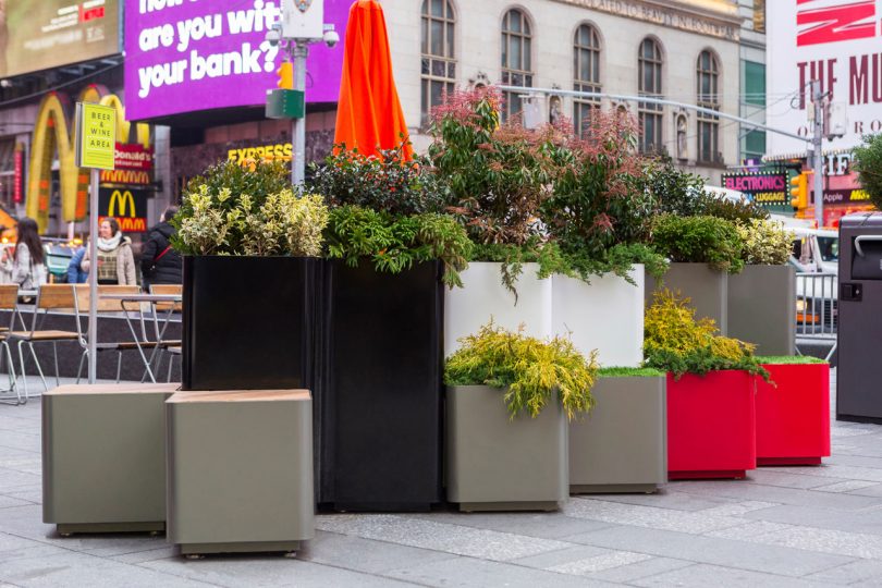 Brad Ascalon?s Island Incorporates Seating and Planters into Outdoor Settings