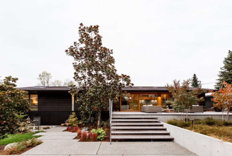 full exterior of the ranch house design