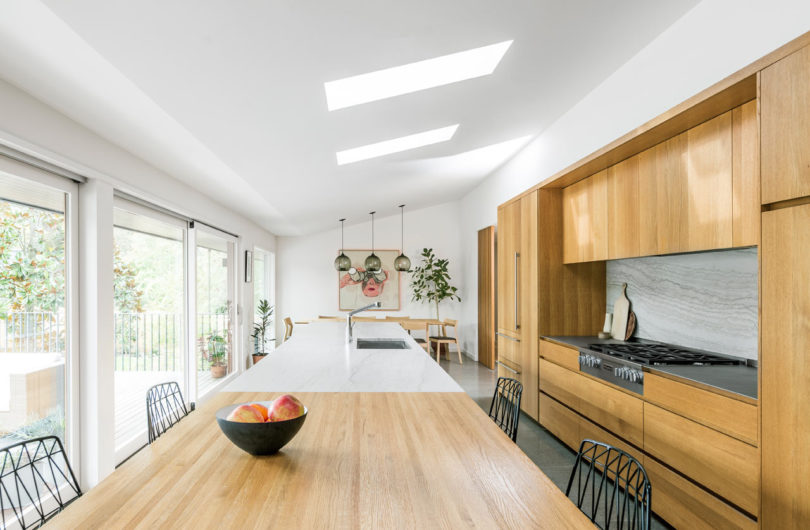 Expansive kitchen