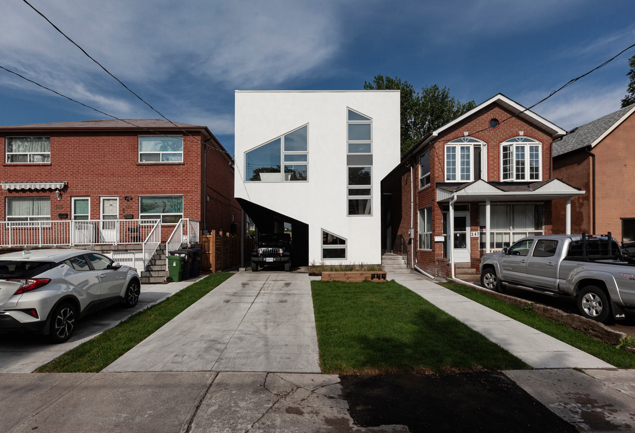 Toronto's Mask House Explores Geometry and Spatial Order