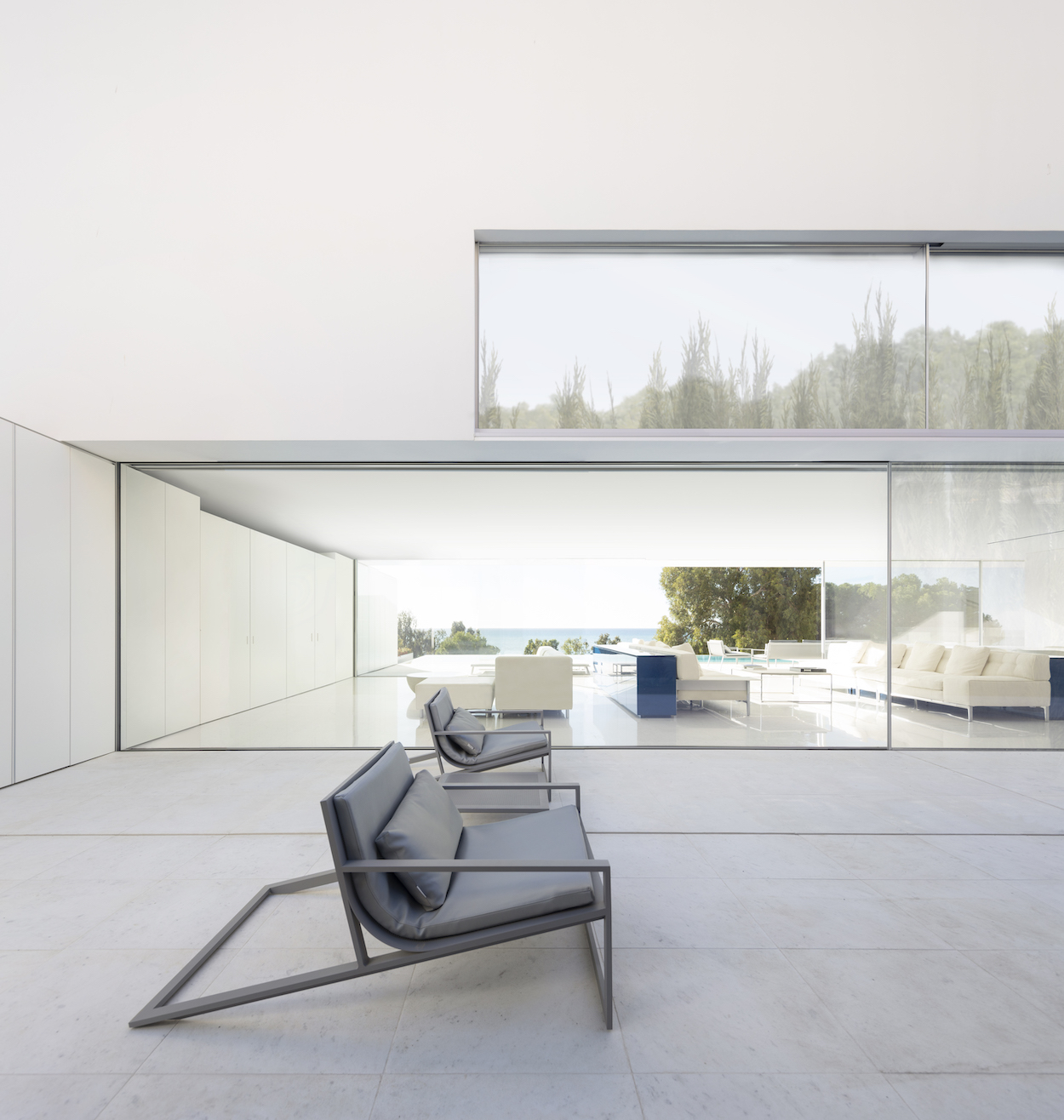 House in Santa Pola by Fran Silvestre Arquitectos