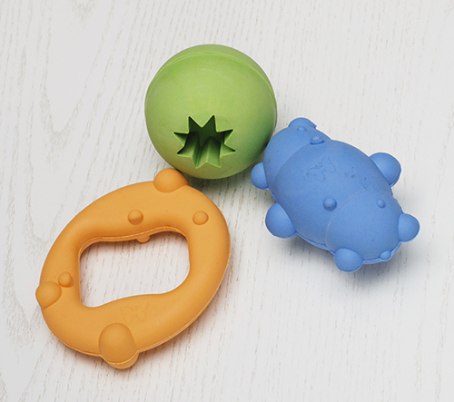 Rubb’n’Roll Rubber Dog Toys from SimplyFido