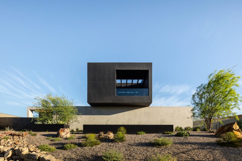 Cayambe: A Minimal Single Family Home in the Las Vegas Desert