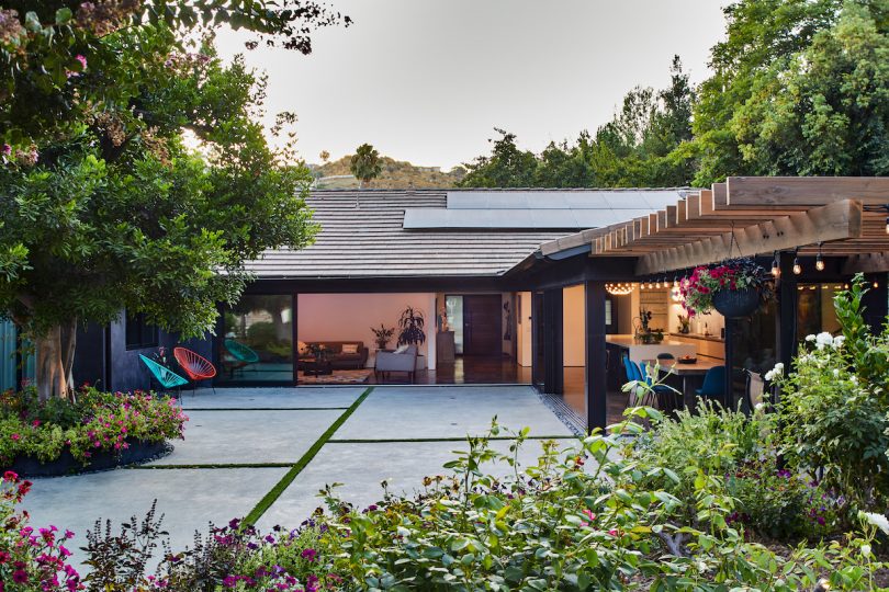 Bell Canyon Residence: A Ranch in California Where the Garden Is King