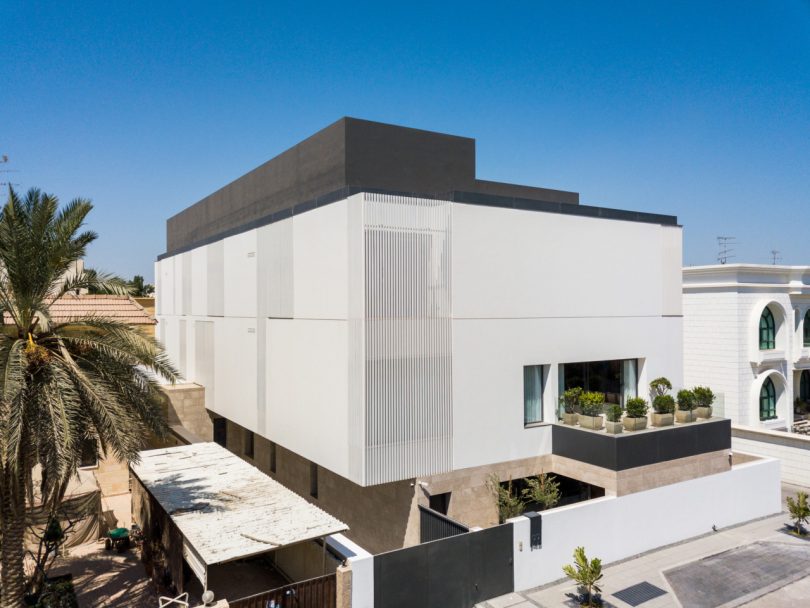 An Introverted House for Two Brothers in the Suburbs of Kuwait