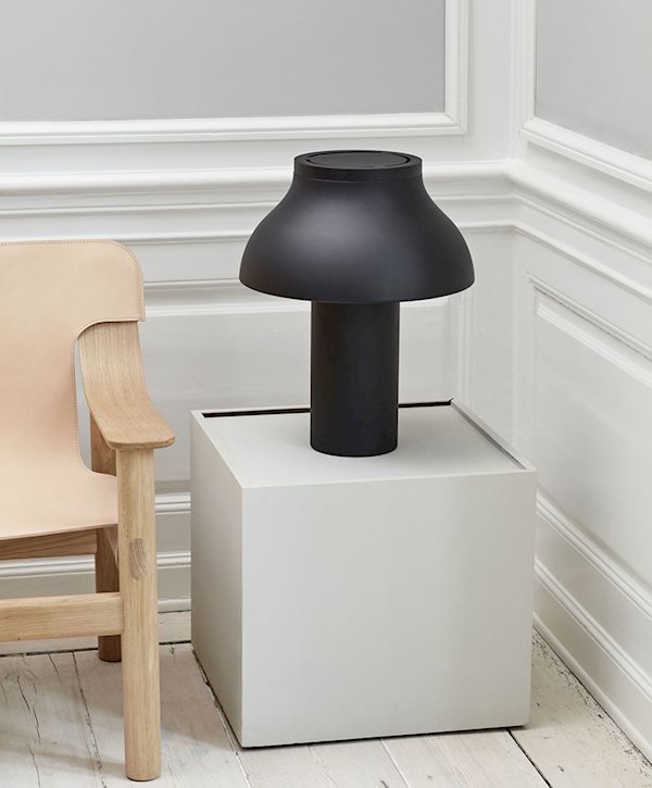 https://design-milk.com/images/2020/02/pc-table-lamp_910x1100_brandmodel.jpg