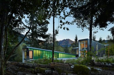 A Striking Modern Cabin at the Foothills of the Cascade Mountains