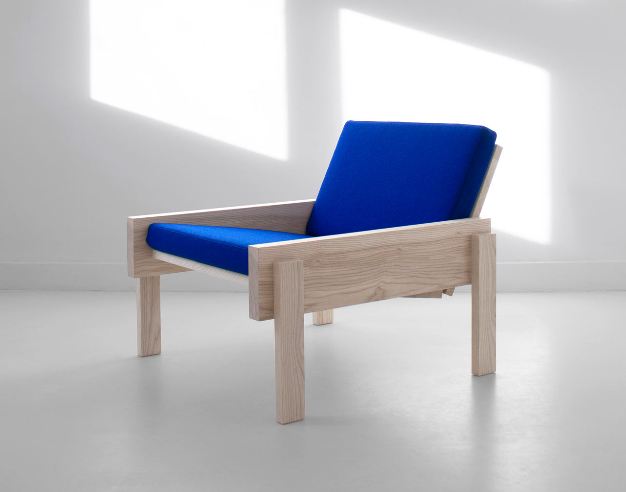 The Simple Solid Chair by Thijmen van der Steen