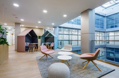 Flexible Workspaces Emerge in the New T-Mobile HQ in Prague