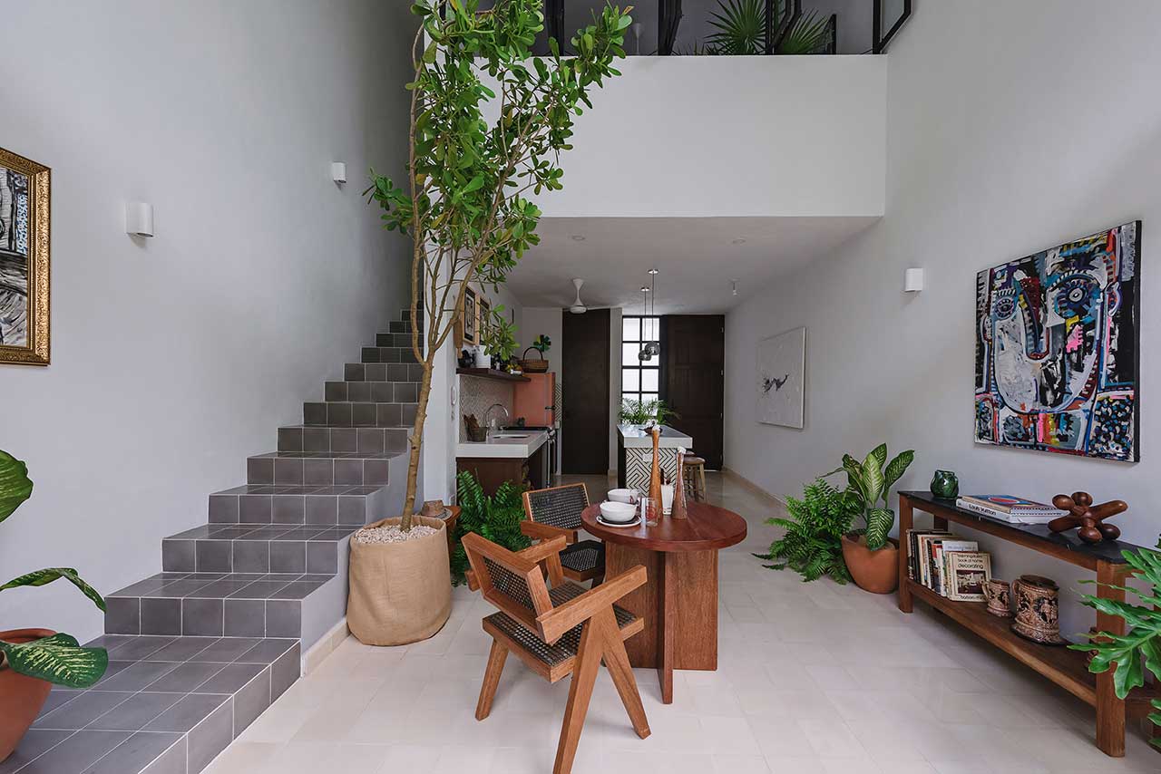 A Home in the Yucatan Plays With Double Heights to Feel Larger