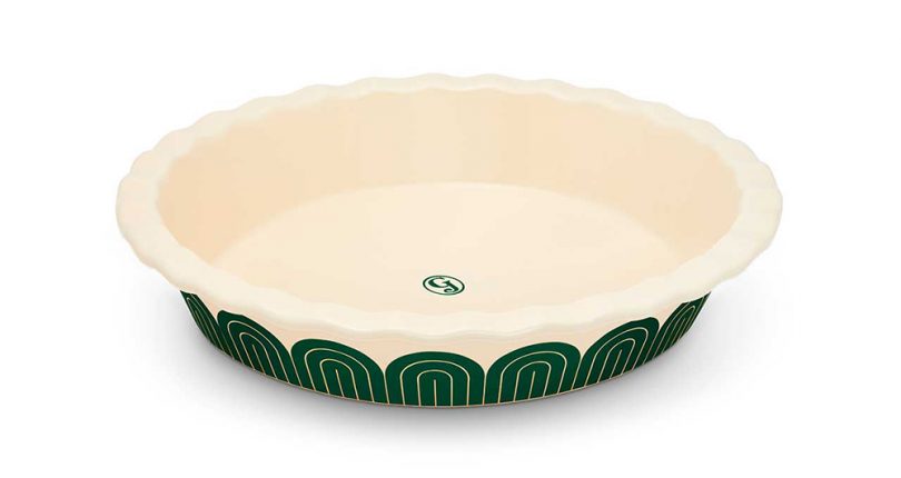 https://design-milk.com/images/2020/11/Great-Jones-Bakeware-Sweetie-Pie-Broccoli-810x430.jpg