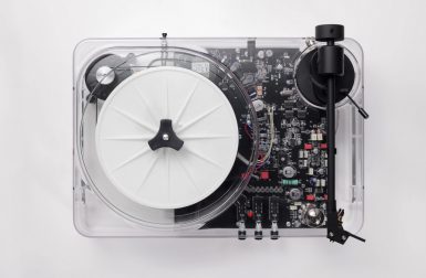 The Gearbox Automatic Updates a Clearly Unique Turntable