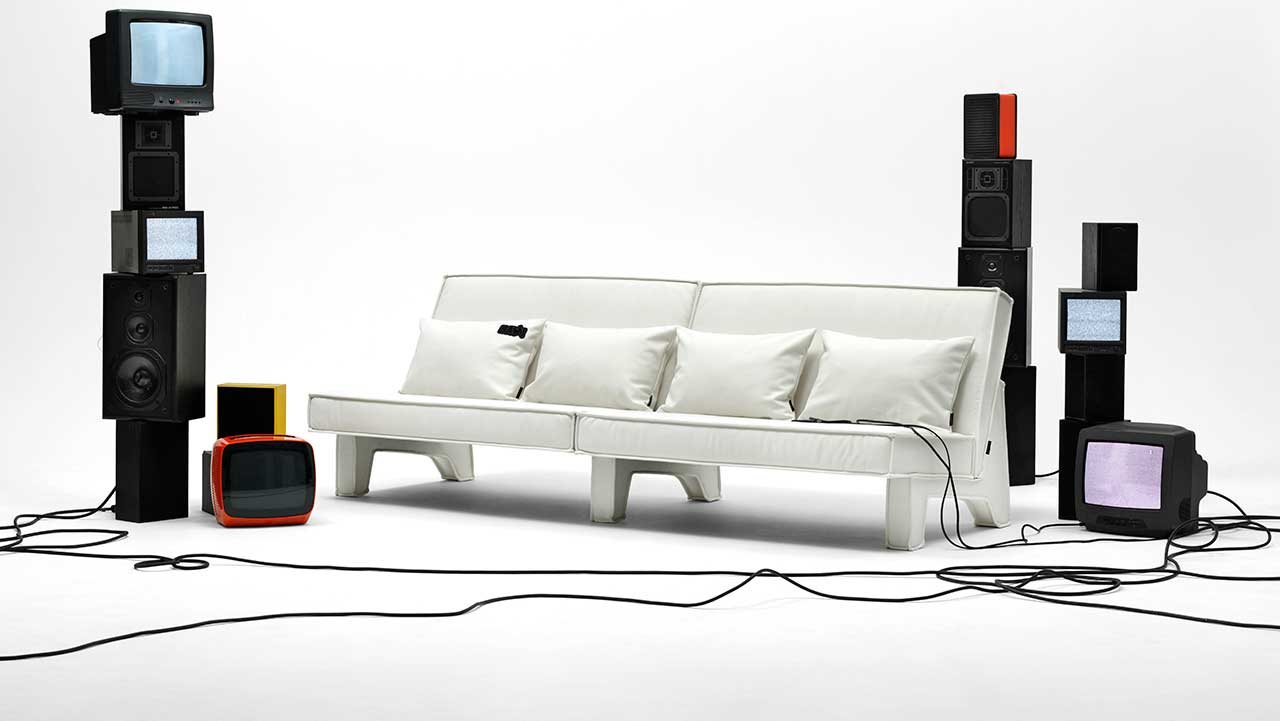 BAM! Sofa Collection + Its Strong Profile Create a Bold Impression
