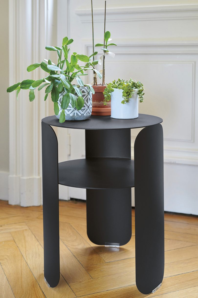 black side table