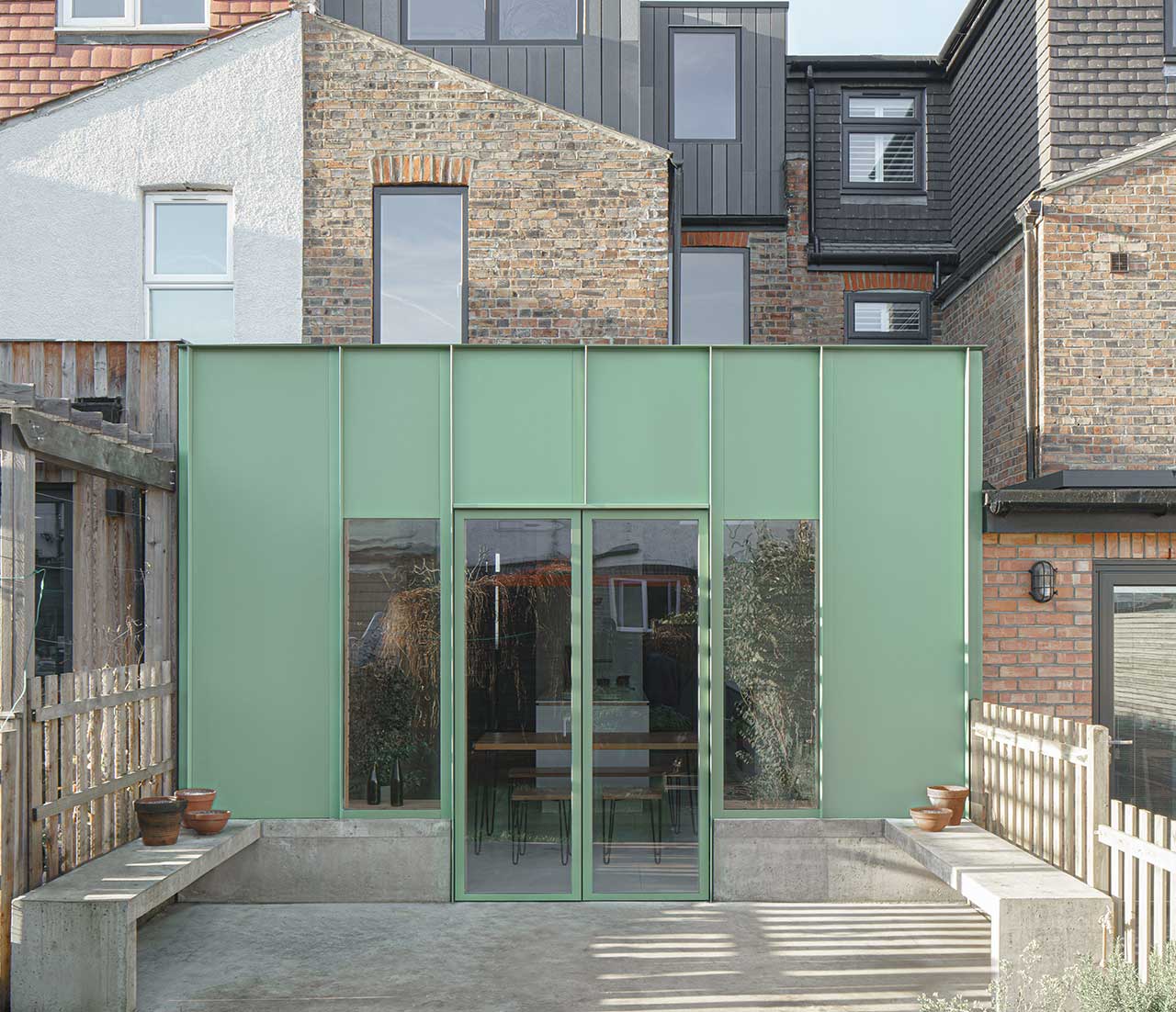DEDRAFT Adds a Green Extension To Renovated London Home