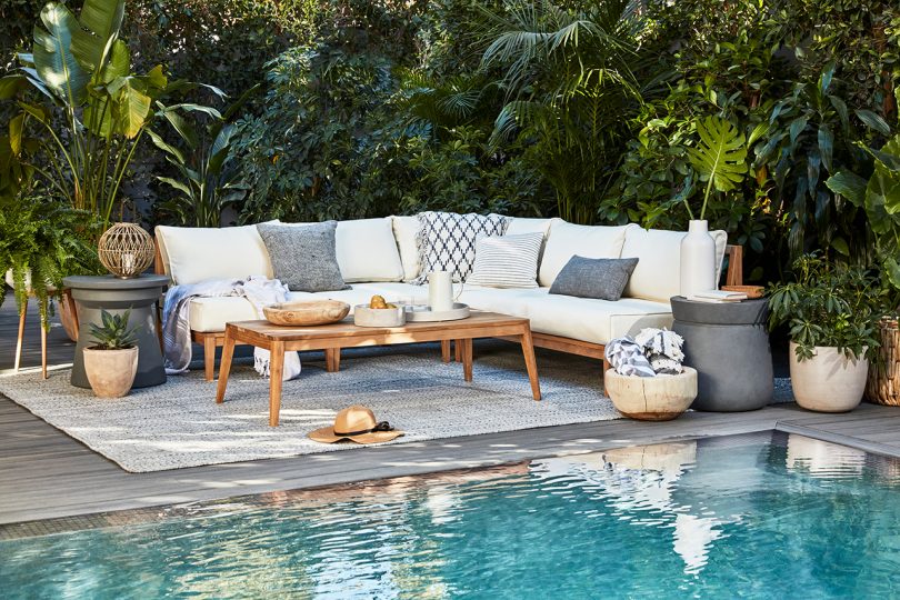 outdoor sectional sofa