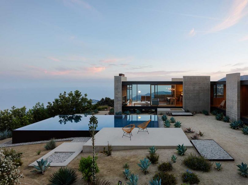 A Restorative Retreat in the Santa Monica Mountains Overlooking the Pacific