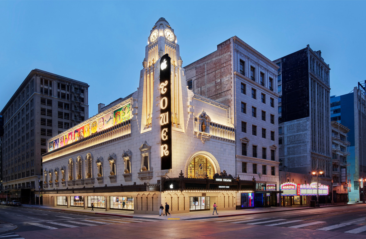 Apple Tower Theatre Opens in Los Angeles, An Architectural 2.0 Upgrade