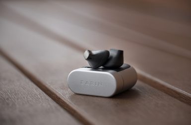 Small, Light Earin A-3 Earphone Design Emphasizes Comfort and Simplicity