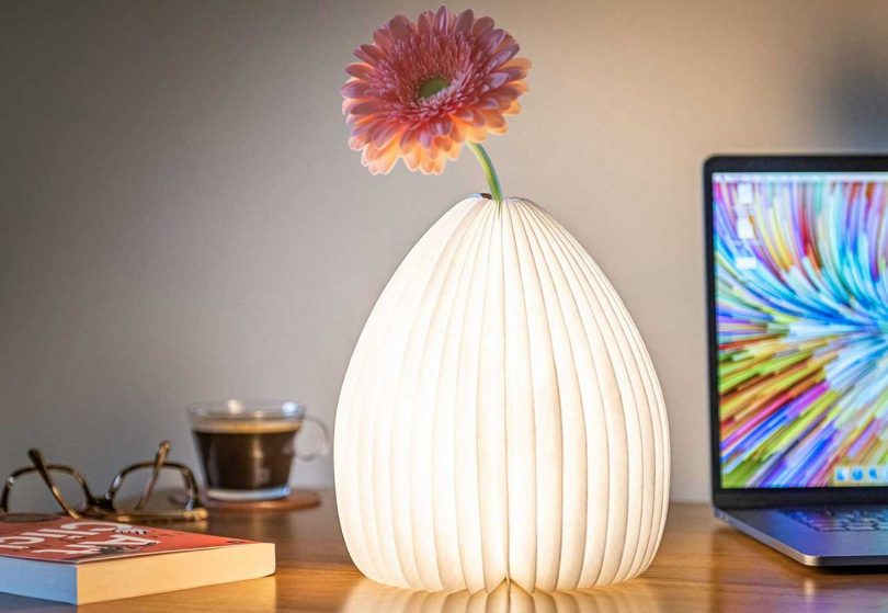 Gingko’s Smart Vase Light Beautifully Offers Double Duty