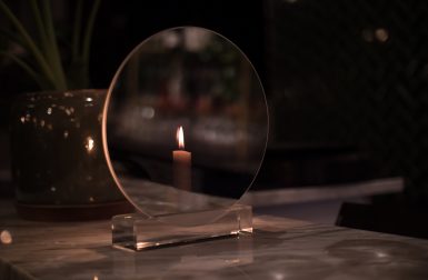 Spegla: A Modern Candleholder That Disappears Before Your Eyes