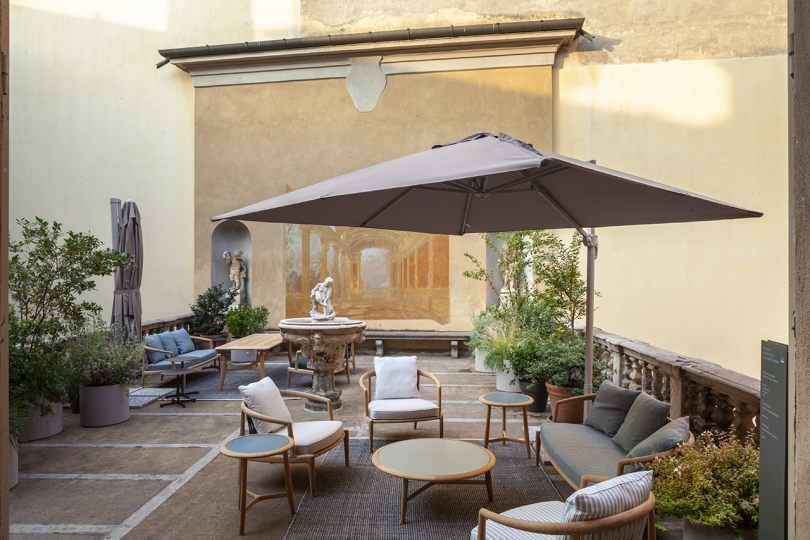 interior courtyard with outdoor furniture