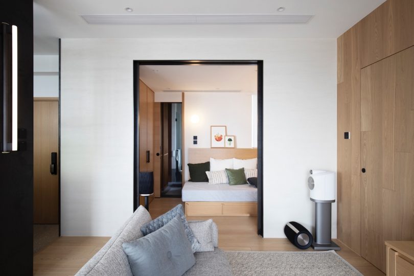 Keith Chan of Hintegro Studio Designs Hong Kong Scandinavian Minimalist Residence Living Room and Bedroom | padstyle.com