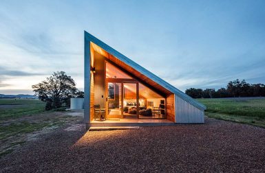 Gawthorne’s Hut Is An Off-Grid Cabin in Mudgee With an Angular Roof